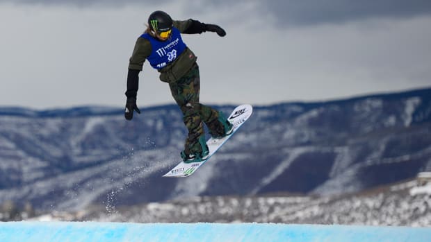 sage-kotsenburg-snowboarding-big-air-fenway-x-games-aspen-960.jpg